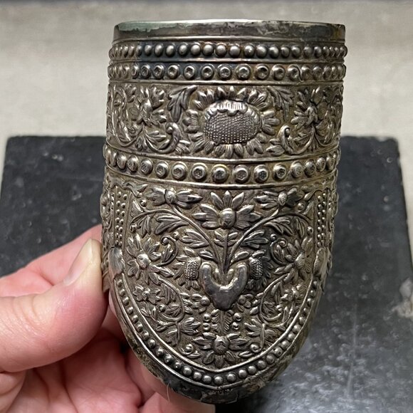 Large Thin Vtg. Ornate Silvertone Metal Wide Open Cuff Bracelet w/Floral Motif - Picture 3 of 8